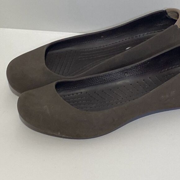 Crocs Women's Brown Marnie Suede Tip Ballet Flat Shoes Size 9 - Picture 3 of 10